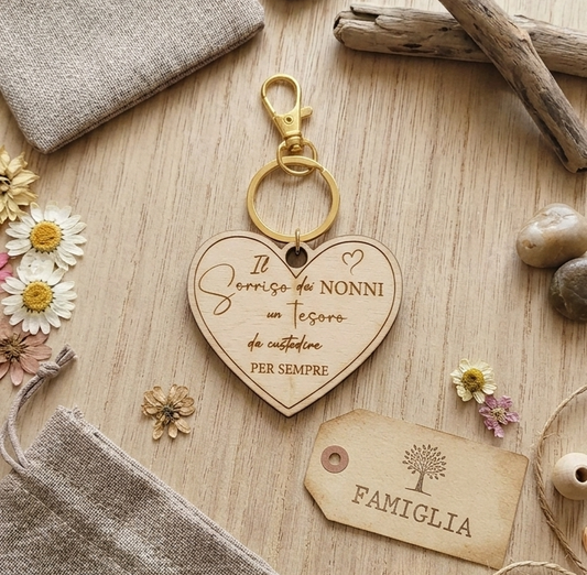 Portachiavi a cuore legno inciso